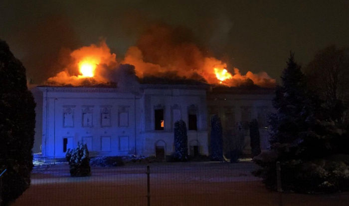 В Йыхви вновь горело бывшее здание Дома культуры и суда