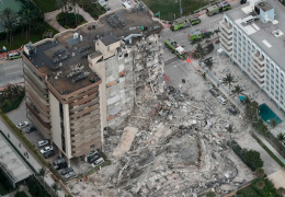 В Майами обрушилось 12-этажное здание, ведется поиск выживших