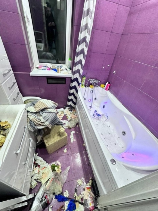  Женщина сдала квартиру в России айтишнику и ужаснулась (7 фото)
