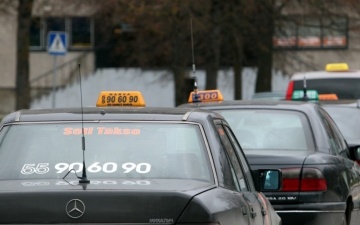Власти Нарвы пообещали таксистам закрыть глаза на их незнание эстонского языка 