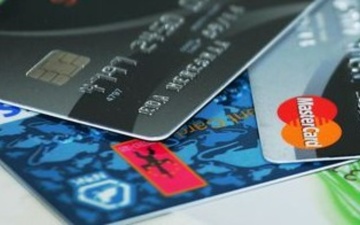 Три четверти мошенничеств с банковскими картами совершаются при покупках в интернете 