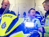 Полицейские исполнили мечту больного раком мальчика 