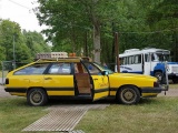  Горячие эстонские парни устроили в машине сауну 