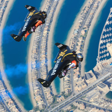 Двое пилотов облетели Дубай на реактивных ранцах, сняв сложные трюки на ВИДЕО