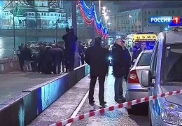 Профессионал, убивший Немцова, хотел запутать следы