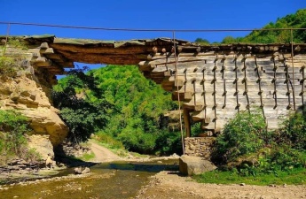  Как мост, возведенный без единого гвоздя, стоит в Дагестане уже более 200 лет