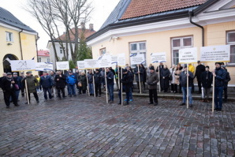 ФОТО: пикет ERK против повышения налогов