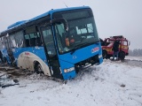 На шоссе Кейла - Хаапсалу автобус с пассажирами соскользнул в кювет и перевернулся 