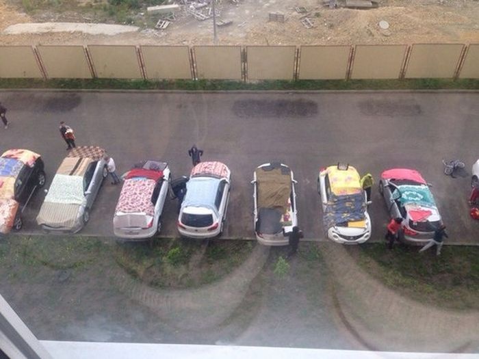 Как ставропольцы спасали свои автомобили от града