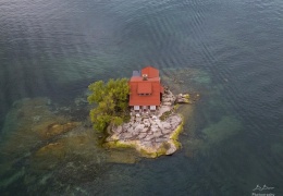Остров "Just Room Enough Island - маленький рай для мизантропов