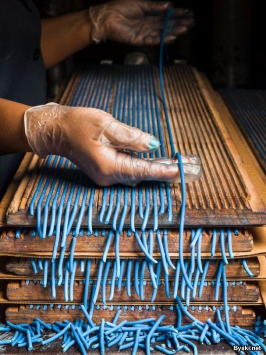 Как делают карандаши на заводе, работающем с 1889 года