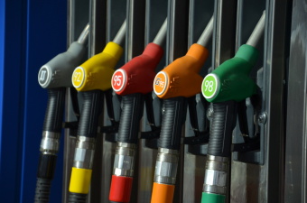 В России снова повысят акцизы на топливо (но власти обещают сдержать цены!) 