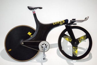  Lotus построил инновационный трековый велосипед с уникальной передней вилкой