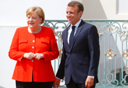 Меркель и Макрон договорились создать бюджет еврозоны 