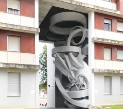 Итальянский художник с помощью 3D-иллюзий "перестраивает" здания 