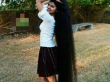Девушка из Индии отрастила двухметровые волосы