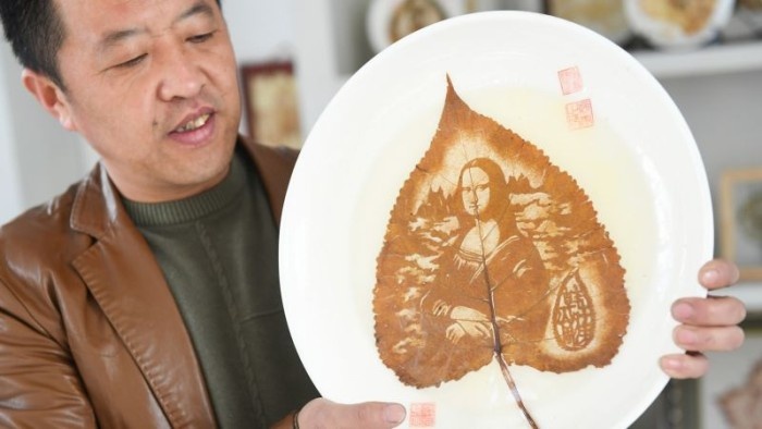 Потрясающие картины на опавших листьях от китайского мастера
