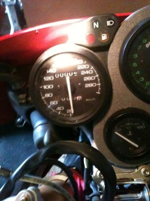 Ducati 996R простоял более 10 лет в заводском боксе