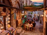 Живописные улицы Греции на снимках Кристины Тулумтзиду