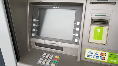 SEB отключил функцию банковских переводов в своих банкоматах