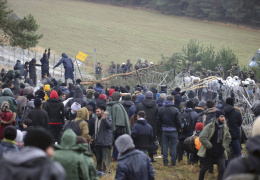 Польша и Беларусь обвиняют друг друга в провокации с мигрантами