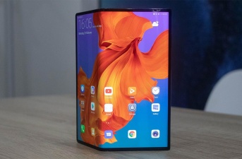 Huawei начала продажи своего первого смартфона с гибким экраном 
