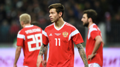 Врачу сборной России по футболу пришлось оправдываться за ватки с нашатырем  