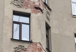  Лепнину на историческом здании в Питере отреставрировали при помощи монтажной пены