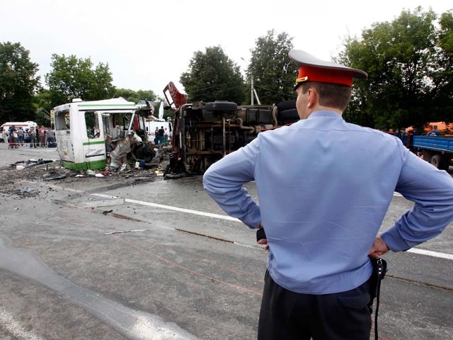 "КамАЗ", протаранивший автобус, был снят с учета, утверждают источники 