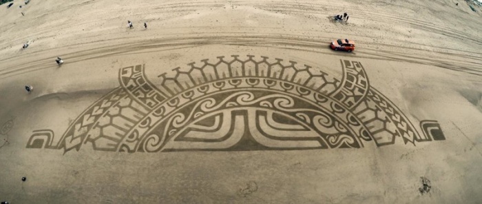  Тим Хукстра — художник создающий огромные рисунки на песке