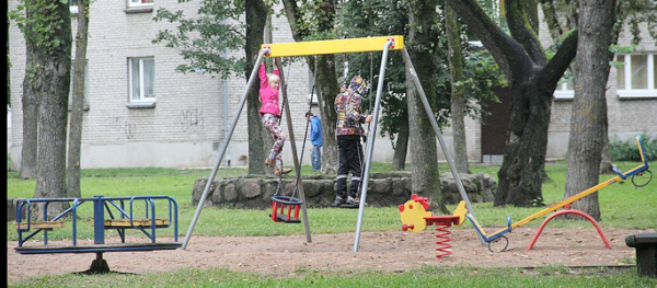 Город поможет КТ строить детские площадки
