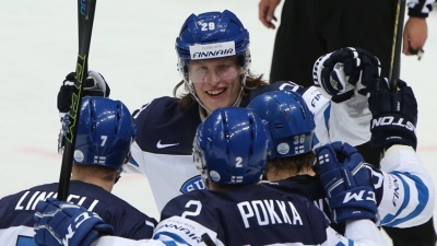 Финляндия победила Россию и вышла в финал чемпионата мира по хоккею