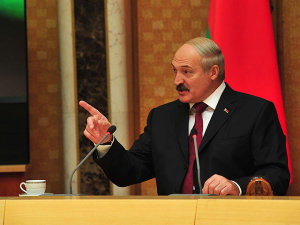 Лукашенко намерен обсудить вопрос о создании российской военной базы с Путиным
