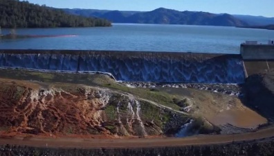 ЧП на Оровилльской плотине: уровень воды снизился, но угроза не миновала