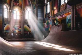 Скейтеры вдохнули вторую жизнь в старое здание церкви 
