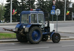 Знаменитый минский милицейский трактор-эвакуатор
