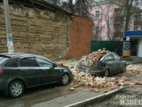 В Курске ветерана оштрафовали на 572 000 рублей из-за рухнувшей на машины стены