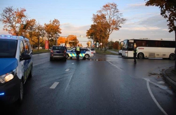 В Нарве полицейский устроил ДТП: никто не пострадал
