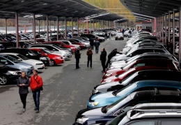 Продавцы автомобилей: политики оказывают медвежью услугу авторынку, говоря об отмене автоналога