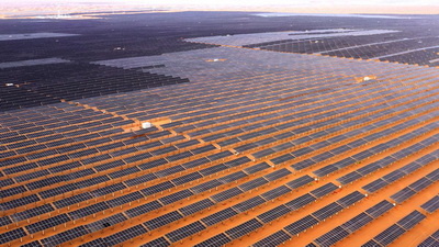 Китай подключил к энергосети первую солнечную электростанцию «пустынного» кластера, что может привести к значительным геомагнитным аномалиям 