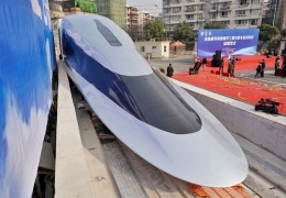  В Китае начались испытания супербыстрого поезда на магнитной подушке - он может достичь 620 км/ч 