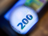 Банк Эстонии представил новые купюры 100 и 200 евро 