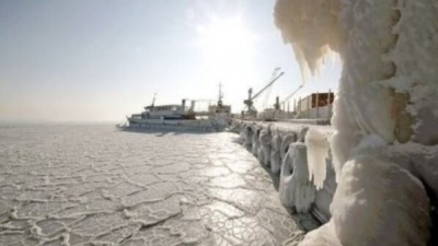 Около болгарского города Бургас впервые с 1954 года замерзло Черное море 