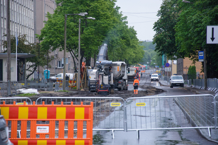 ФОТО: на Лаагна теэ в Таллинне образовалась гигантская пробка 
