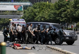Серия взрывов в Индонезии: есть жертвы, террористы обезврежены