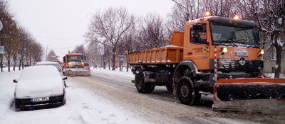 Наперегонки с непогодой: как коммунальные службы справляются со снегопадом
