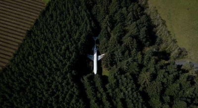 Американец живет в лесу в купленном за $220 000 старом Boeing