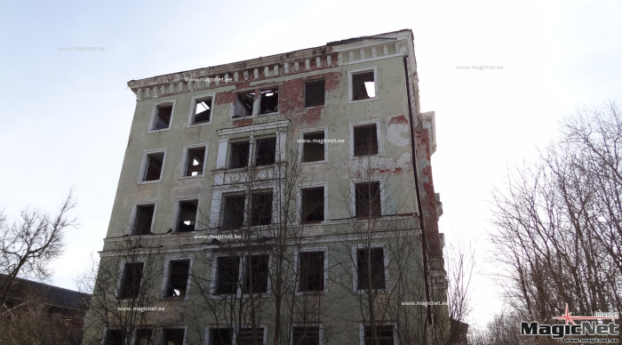 Горуправа Нарвы одобрила покупку разрушающегося здания в центре города за 120 000 евро 