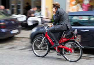 Комиссия Рийгикогу рекомендует изменить ПДД для защиты велосипедистов 