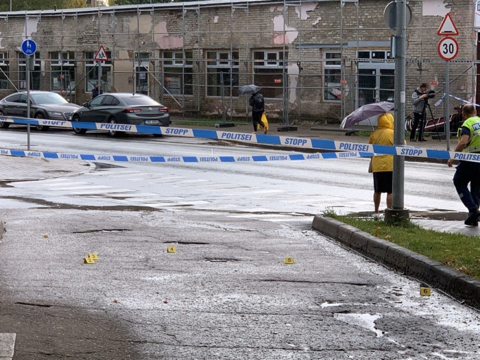 ФОТО: в Нарве мужчине прострелили руку, полиция проводит спецоперацию 